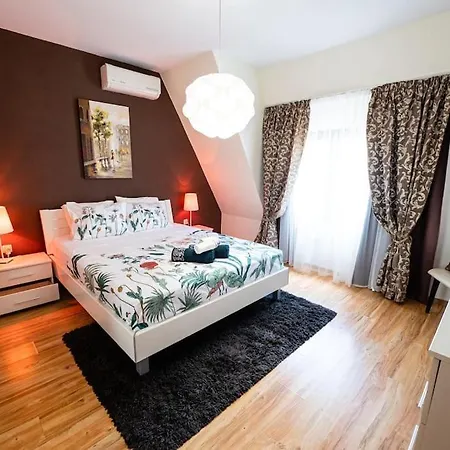 при галя / прекрасен в тих квартал Apartamento Varna