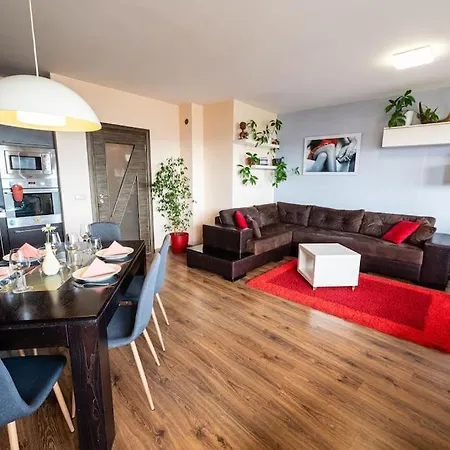 Apartmán при галя / прекрасен в тих квартал Varna