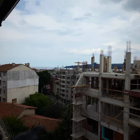Apartment при галя / прекрасен в тих квартал
