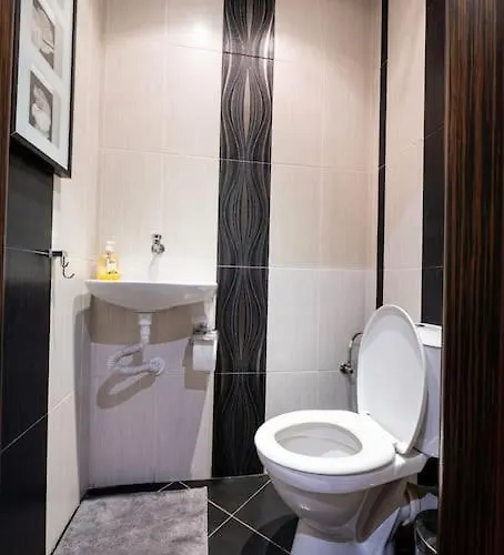 Apartament при галя / прекрасен в тих квартал