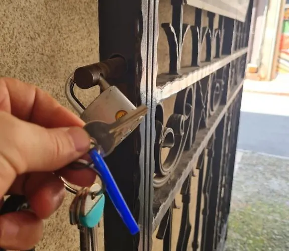 при галя / прекрасен в тих квартал Warna